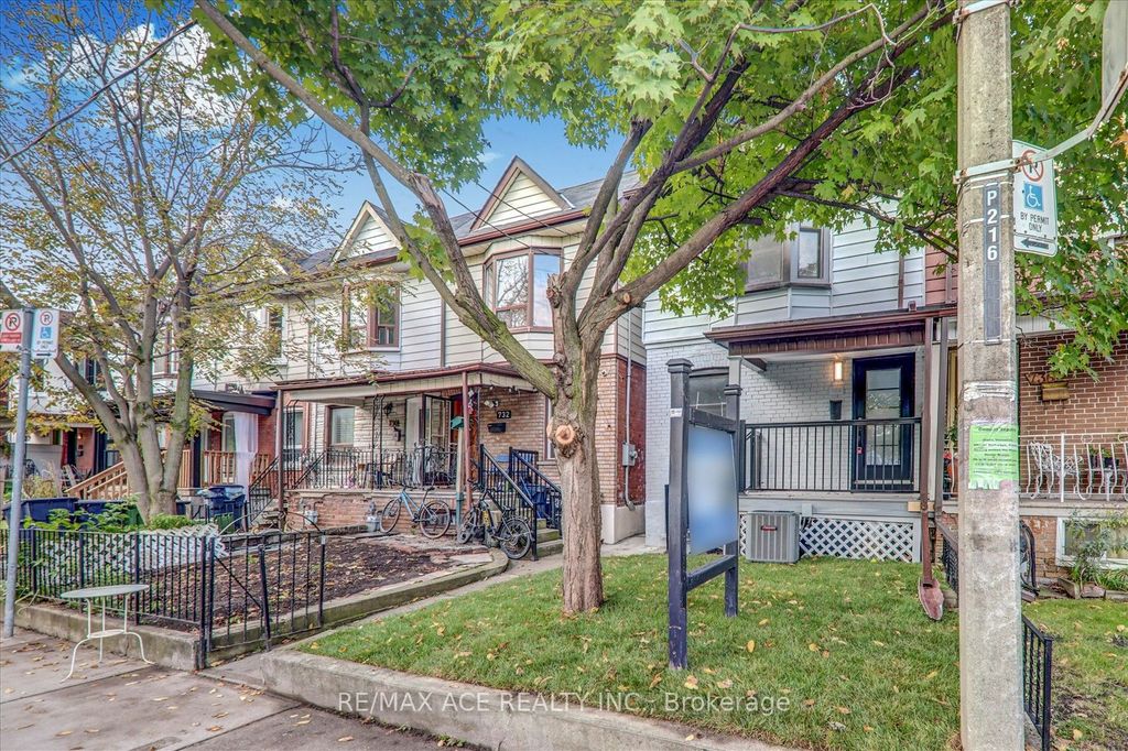 Photo of 734 Brock Avenue, Toronto, ON M6H 3P2 (MLS # W12458437)