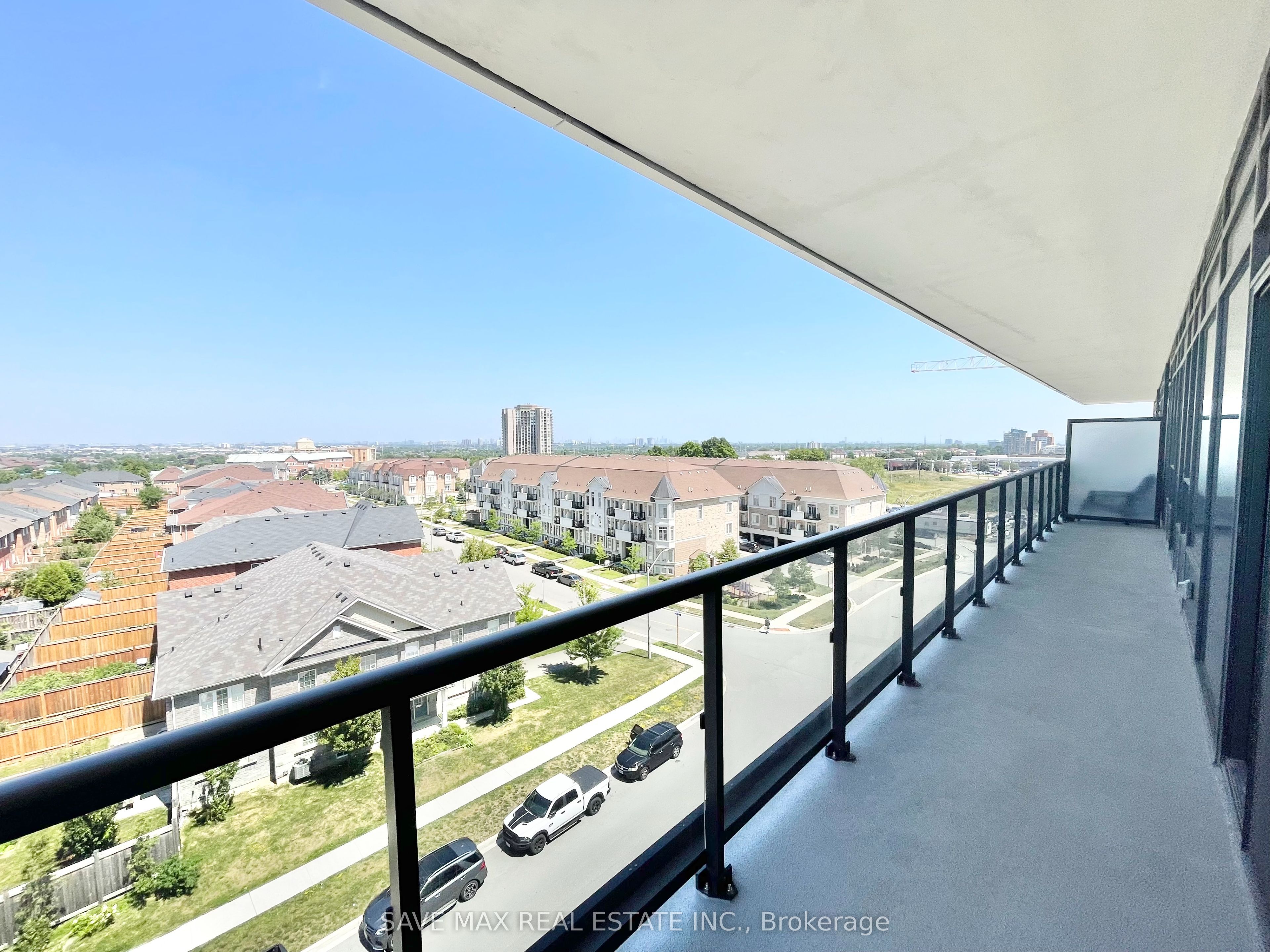 5105 Hurontario Street 626