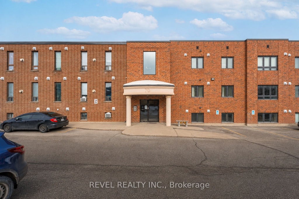 Photo of 70 First Street #102, Orangeville, ON L9W 2E5 (MLS # W13658472)