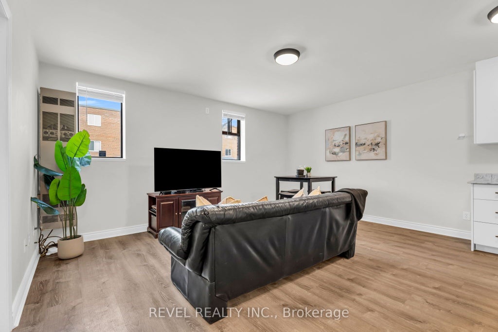 Photo of 70 First Street #102, Orangeville, ON L9W 2E5 (MLS # W13658472)