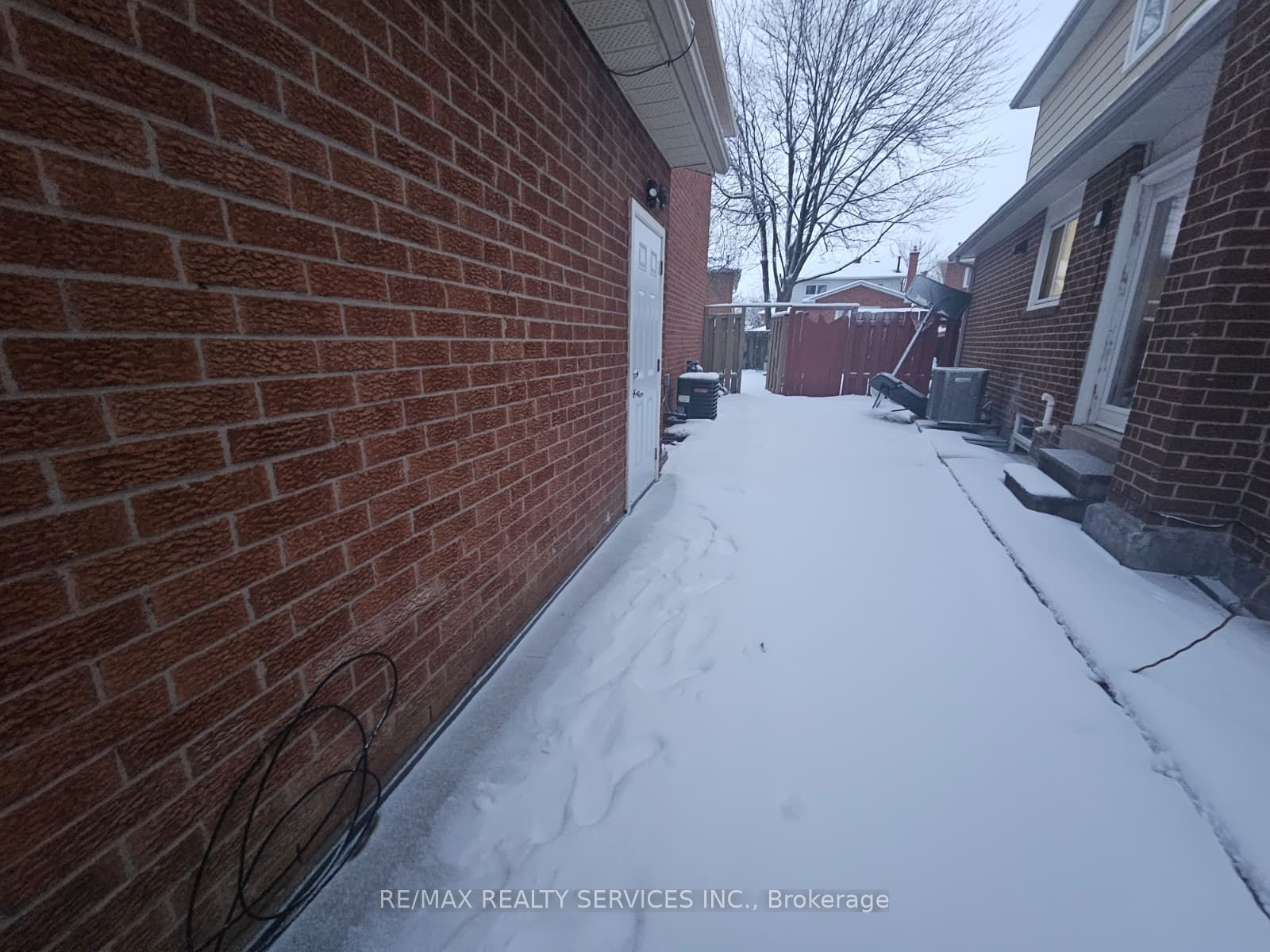 4 Trewartha Crescent (Basement)