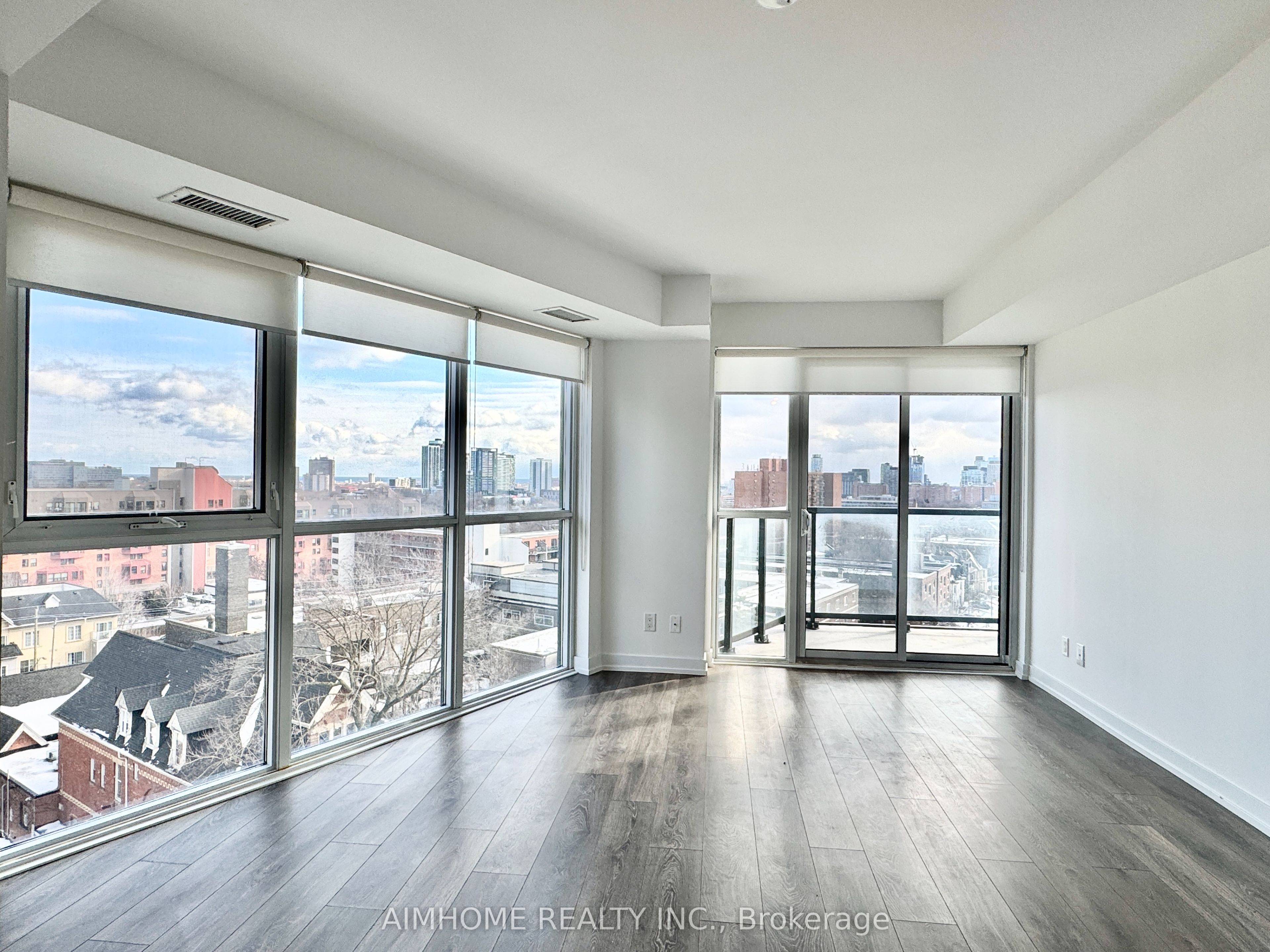 159 Wellesley Street E 704