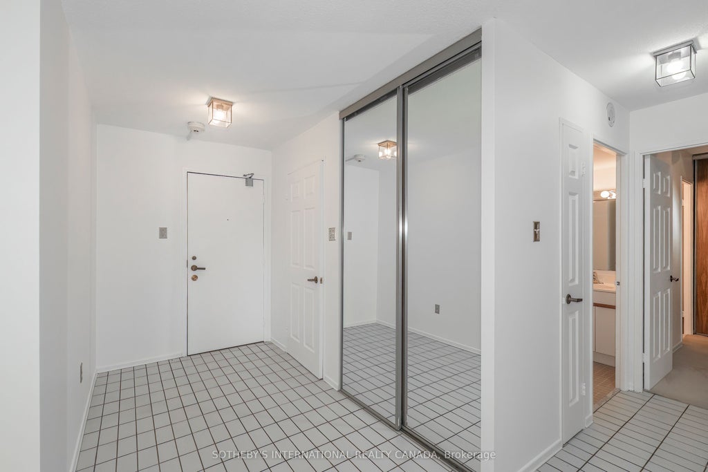 Photo of 45 Carlton Street #1707, Toronto, ON M5B 2H9 (MLS # C13678170)