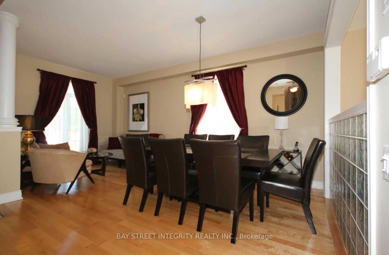 3364 Hayhurst Crescent