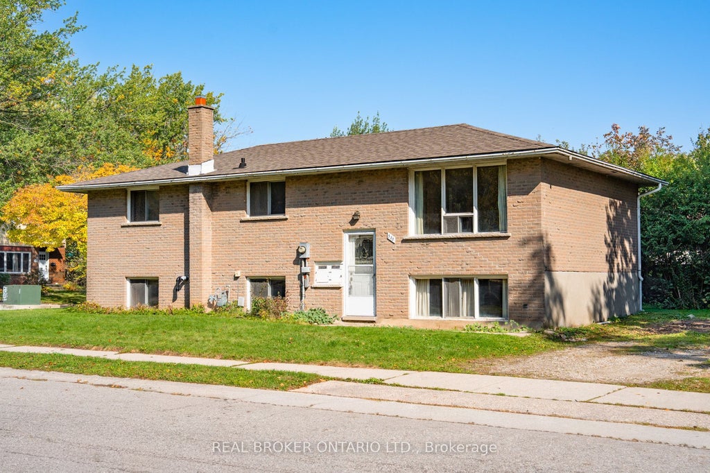 Photo of 530 Glen Forrest Boulevard, Waterloo, ON N2L 4J1 (MLS # X14081728)