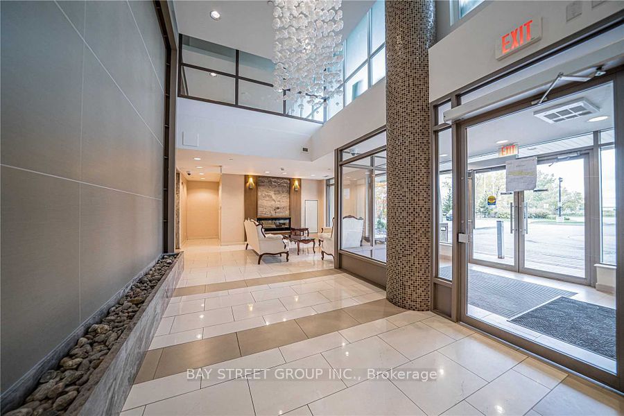 75 Norman Bethune Avenue 302