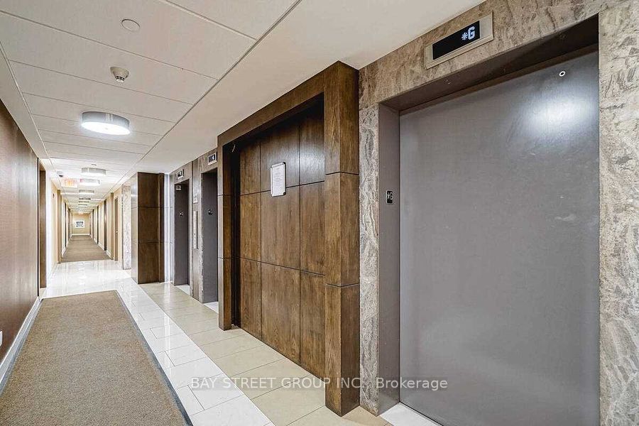 75 Norman Bethune Avenue 302