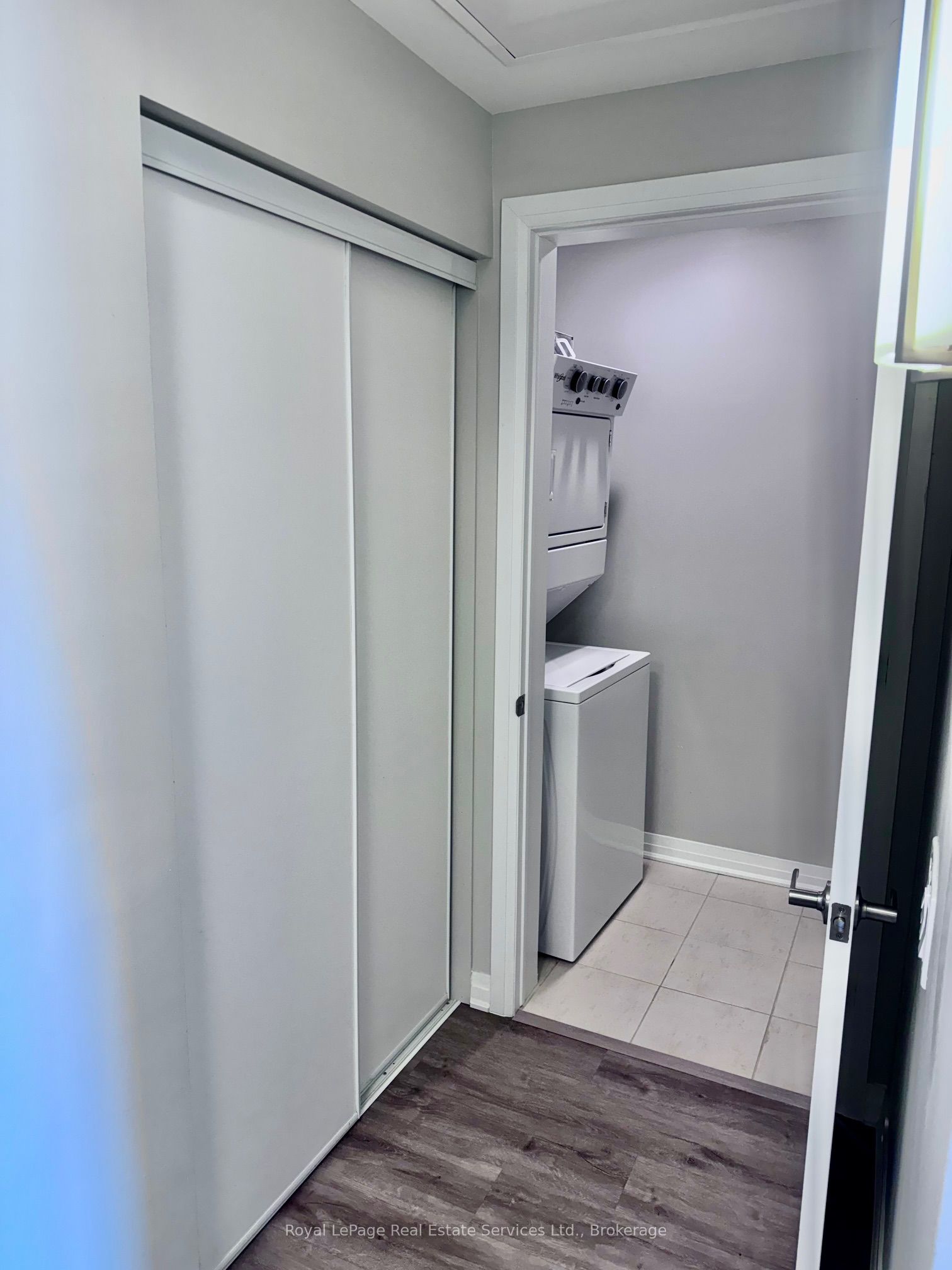 95 Dundas Street W 511