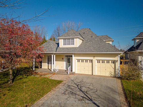 Photo of 11 Callary Crescent, Collingwood, ON L9Y 4X9 (MLS # S12566368)