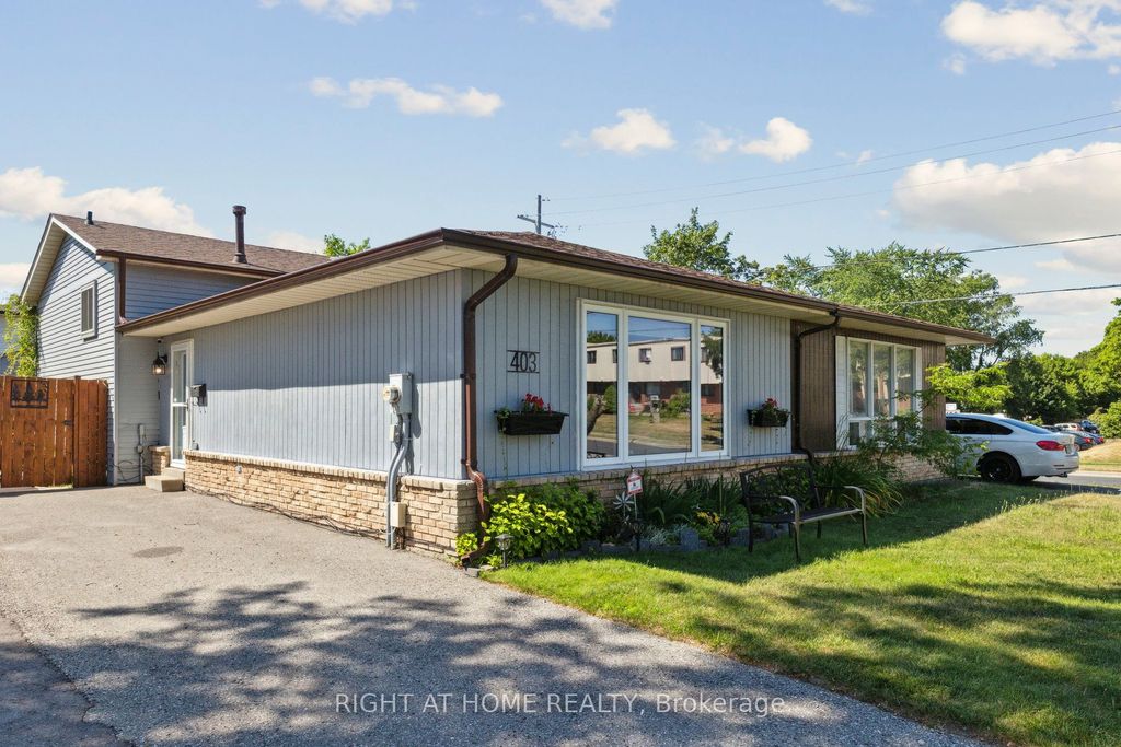 Photo of 403 Chandos Court, Oshawa, ON L1J 6R1 (MLS # E12852498)