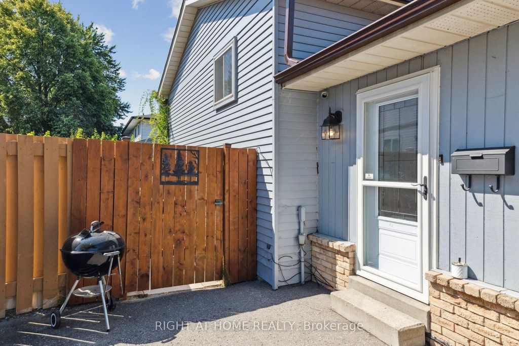 Photo of 403 Chandos Court, Oshawa, ON L1J 6R1 (MLS # E12852498)