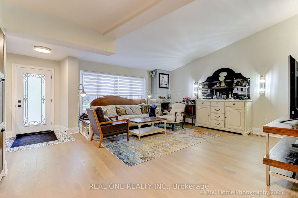 Photo of 10 North Hills Terrace, Toronto, ON M3C 1M6 (MLS # C12431385)