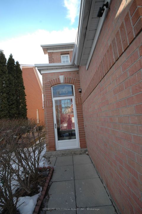 73 Snowdon Circle Markham ON L3P 7S5