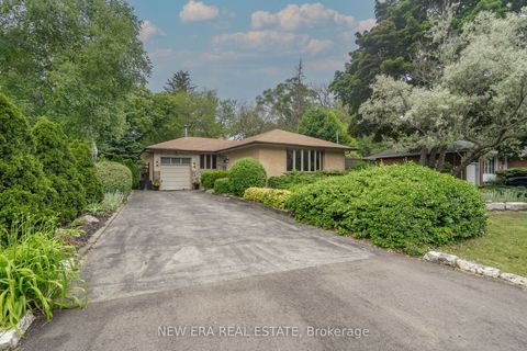 1553 Wembury Road Mississauga ON L5J 2L8