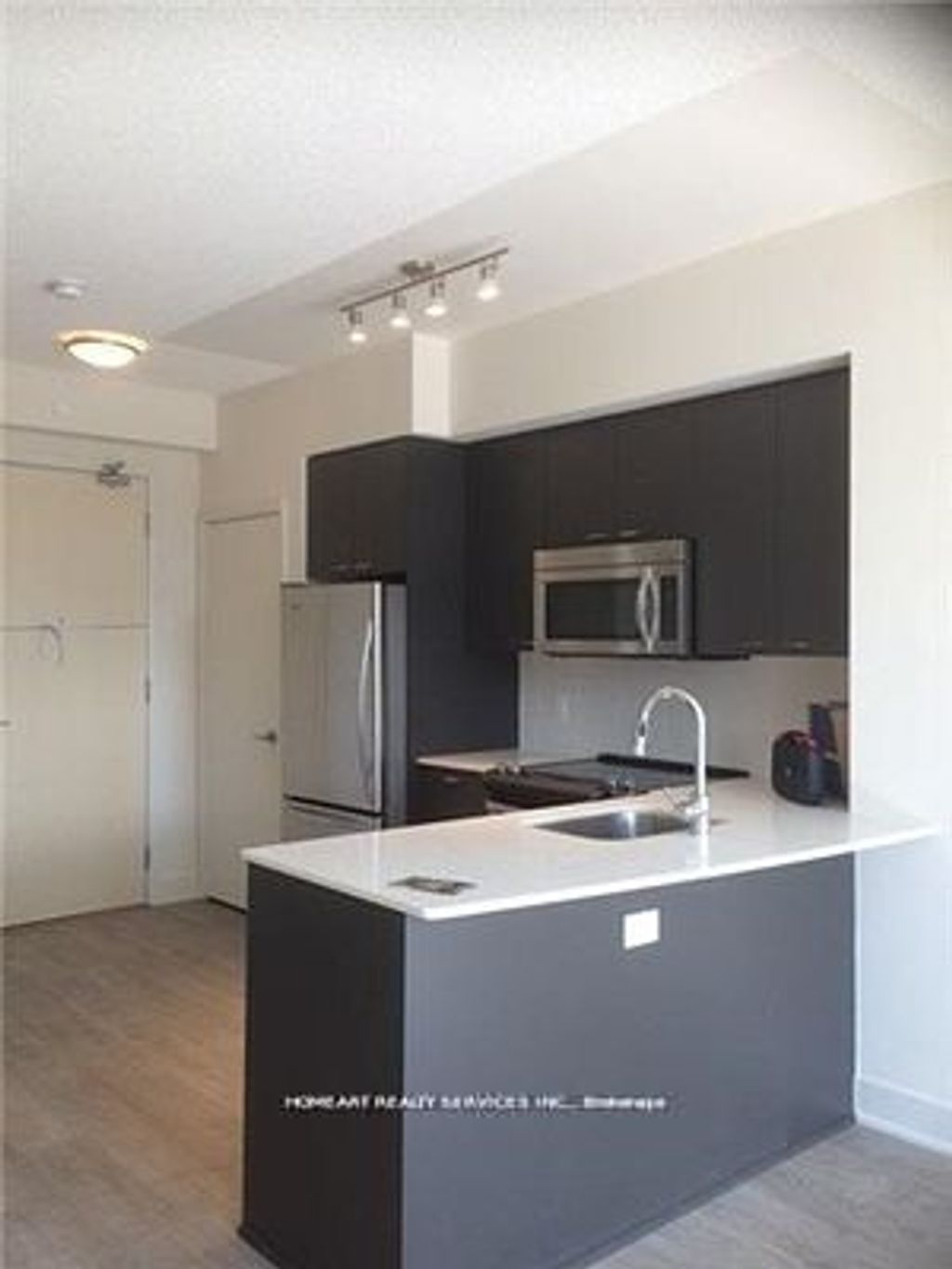 Photo of 30 Roehampton Avenue #304, Toronto, ON M4P 1R2 (MLS # C12539426)