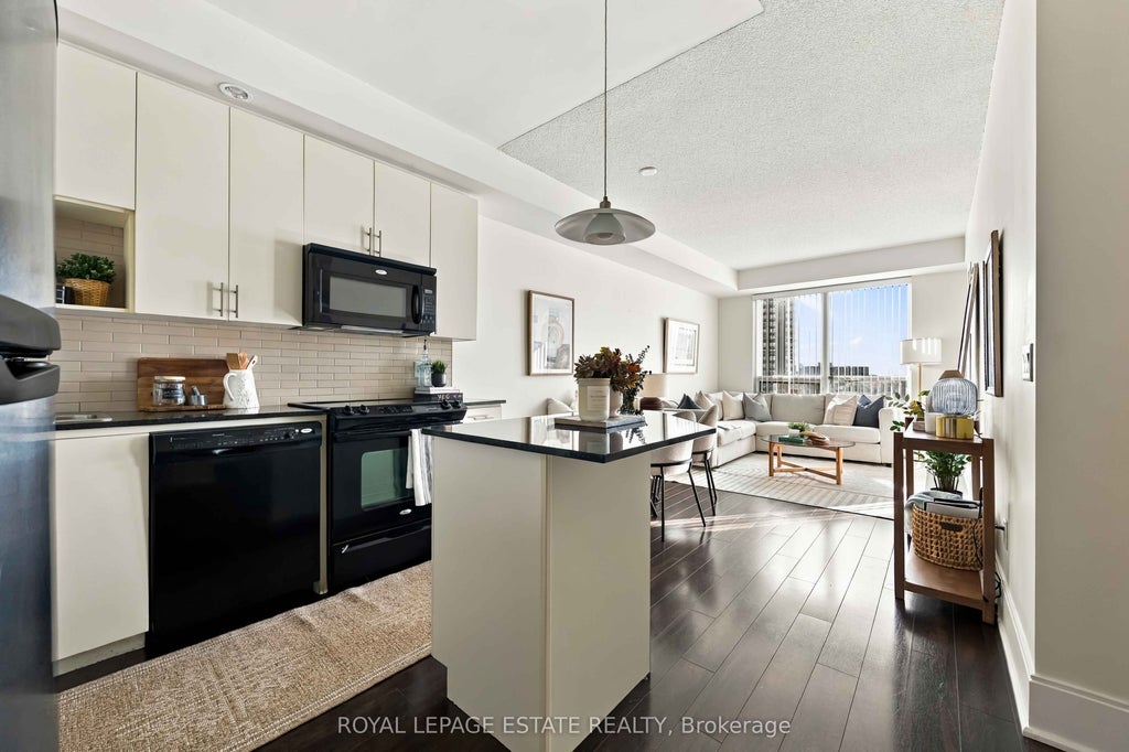 Photo of 181 Wynford Drive #604, Toronto, ON M3C 0C6 (MLS # C14032610)