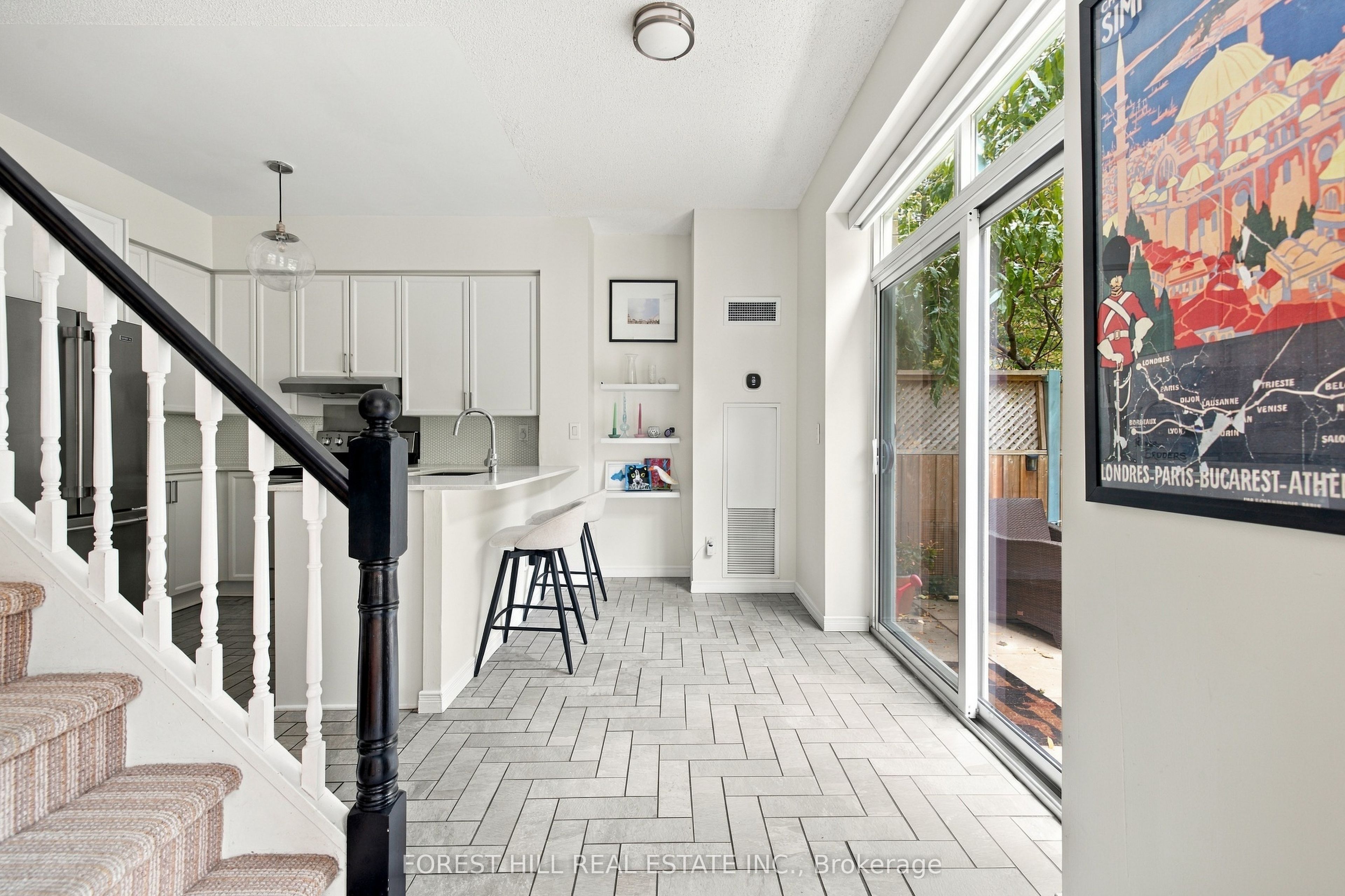 109 Front Street E 229