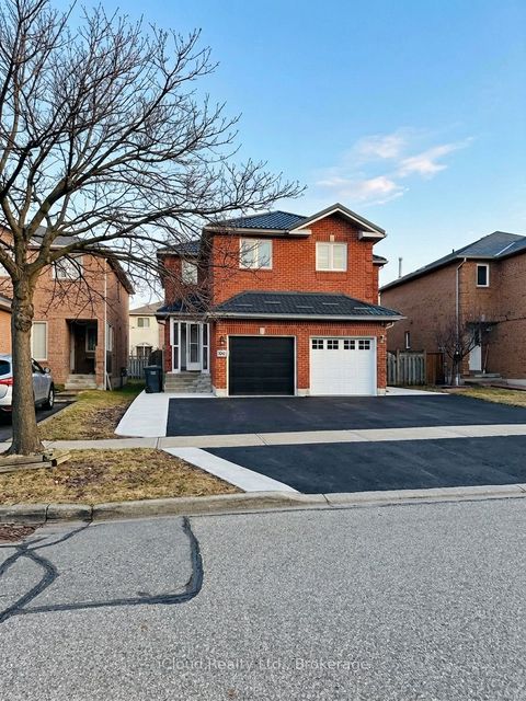 5641 Cortina Crescent Mississauga ON L4Z 3R4