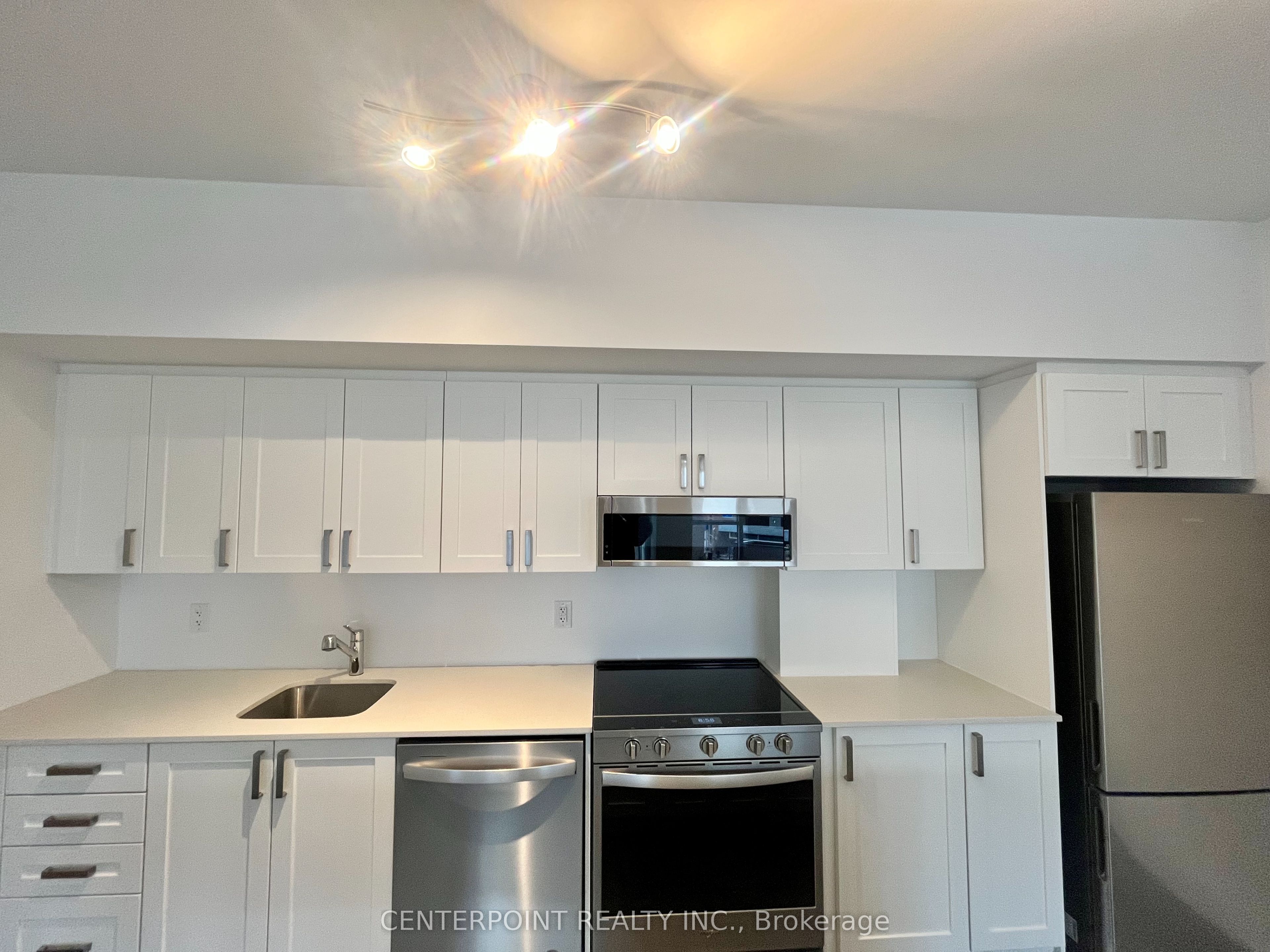 1063 Douglas Mccurdy Common 209