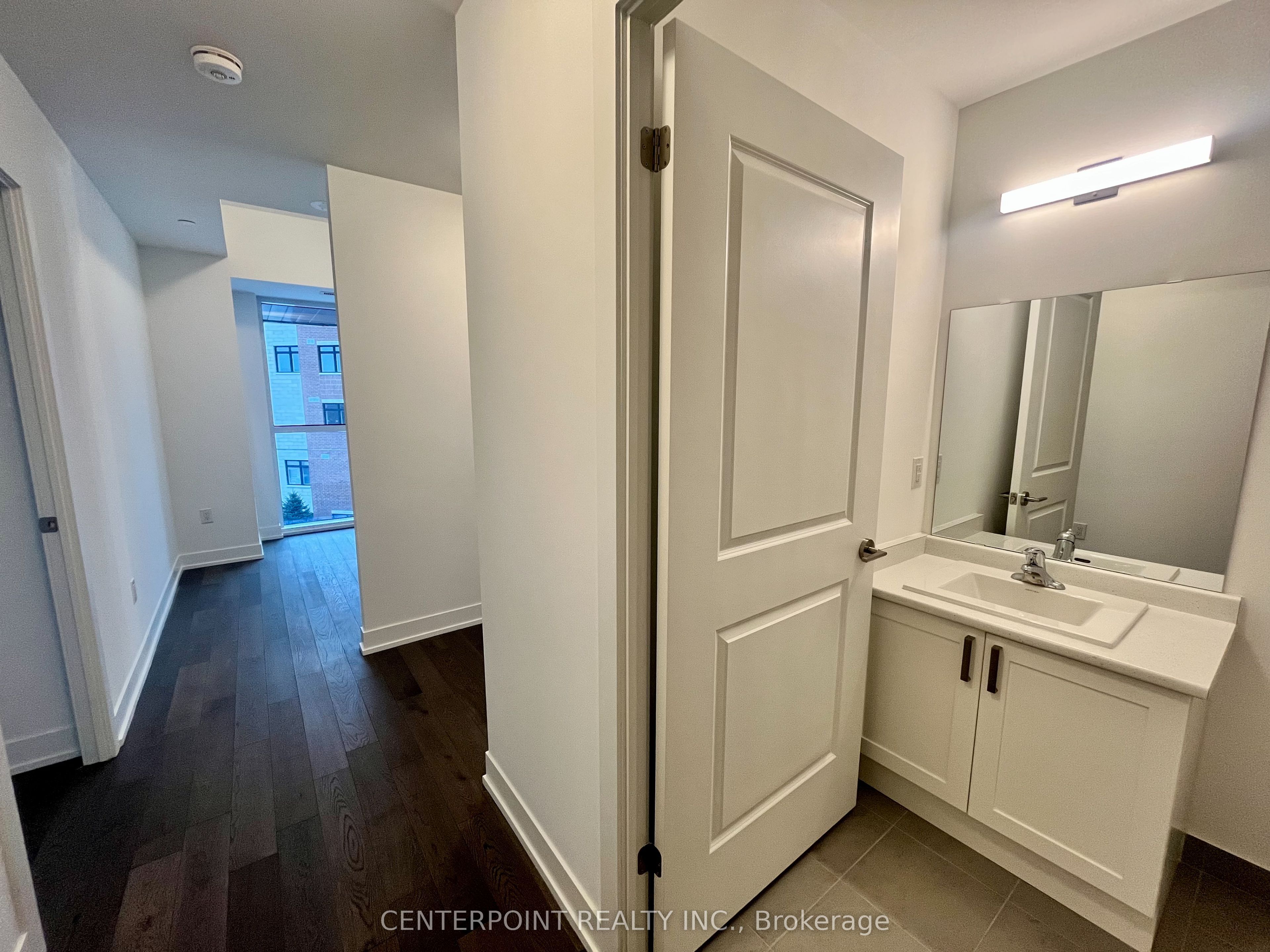 1063 Douglas Mccurdy Common 209