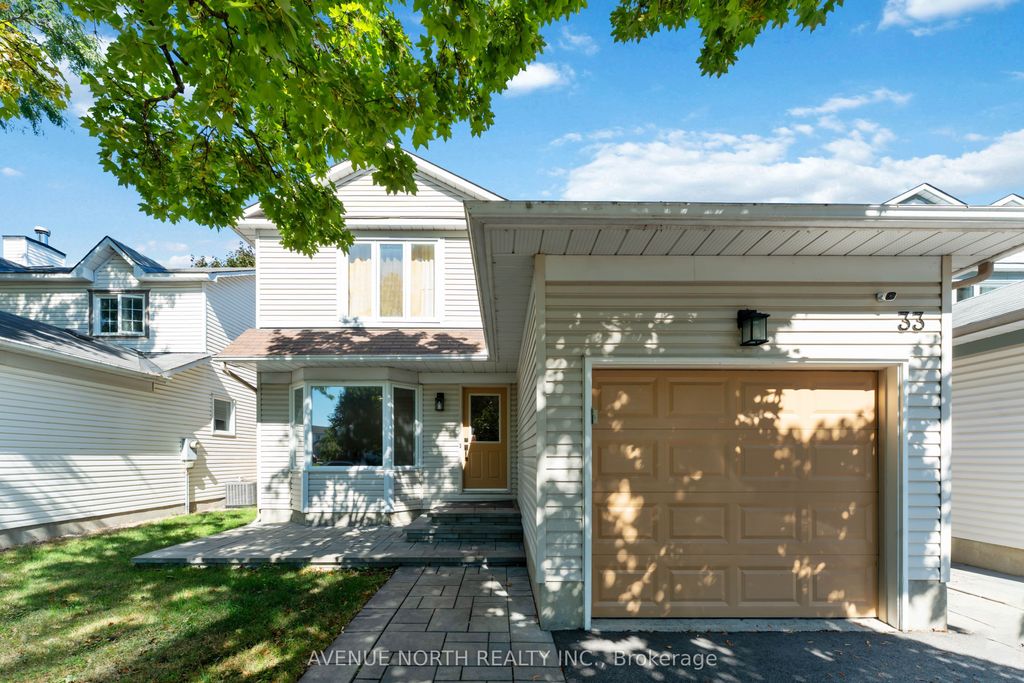 Photo of 33 SARRAZIN Way, Barrhaven, ON K2J 4A5 (MLS # X12475236)