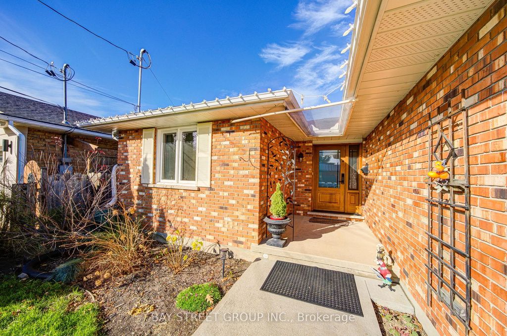 Photo of 47 Cecil Street, St. Catharines, ON L2N 4B3 (MLS # X12744502)