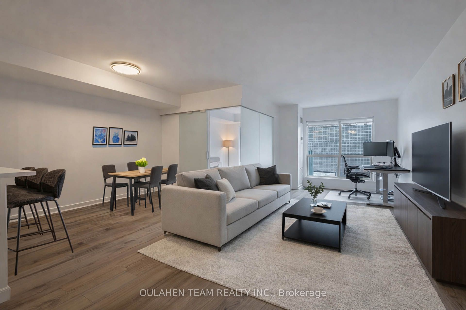 25 The Esplanade N/A 811