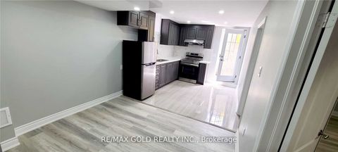 29 Sunny Glen Crescent Bsmt Brampton ON L7A 2C6