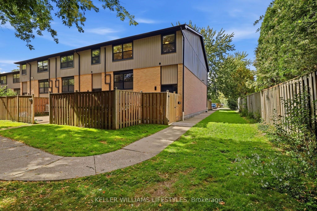 Photo of 105 Andover Drive #36, London South, ON N6J 4B1 (MLS # X14081602)