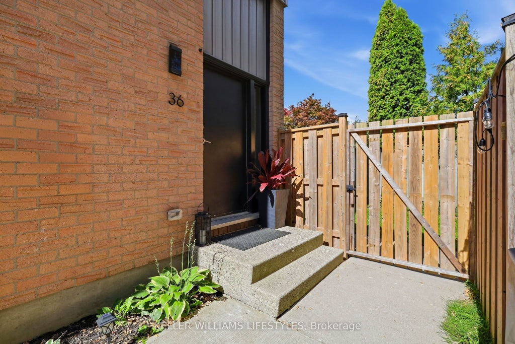 Photo of 105 Andover Drive #36, London South, ON N6J 4B1 (MLS # X14081602)