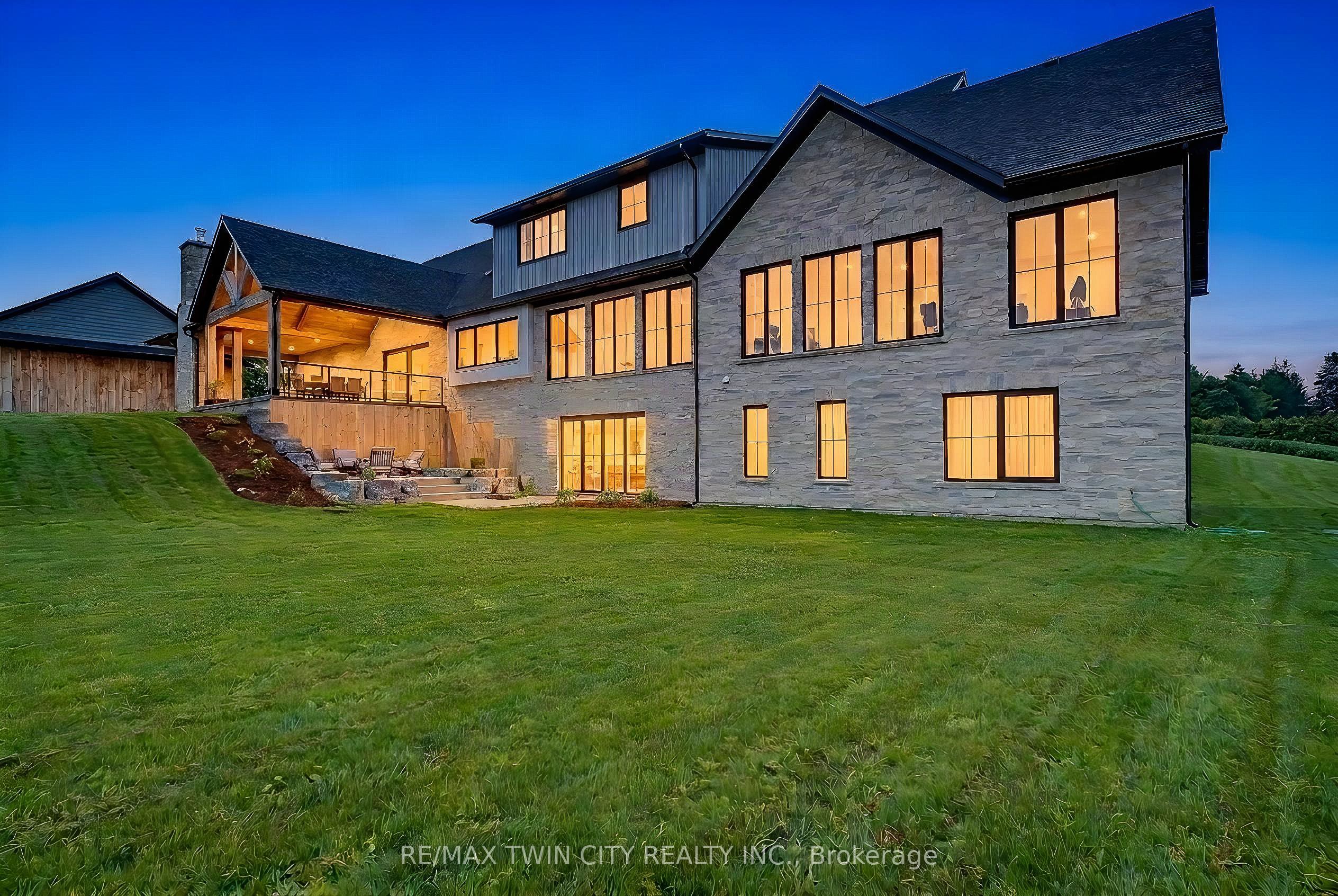 742 Country Squire Road