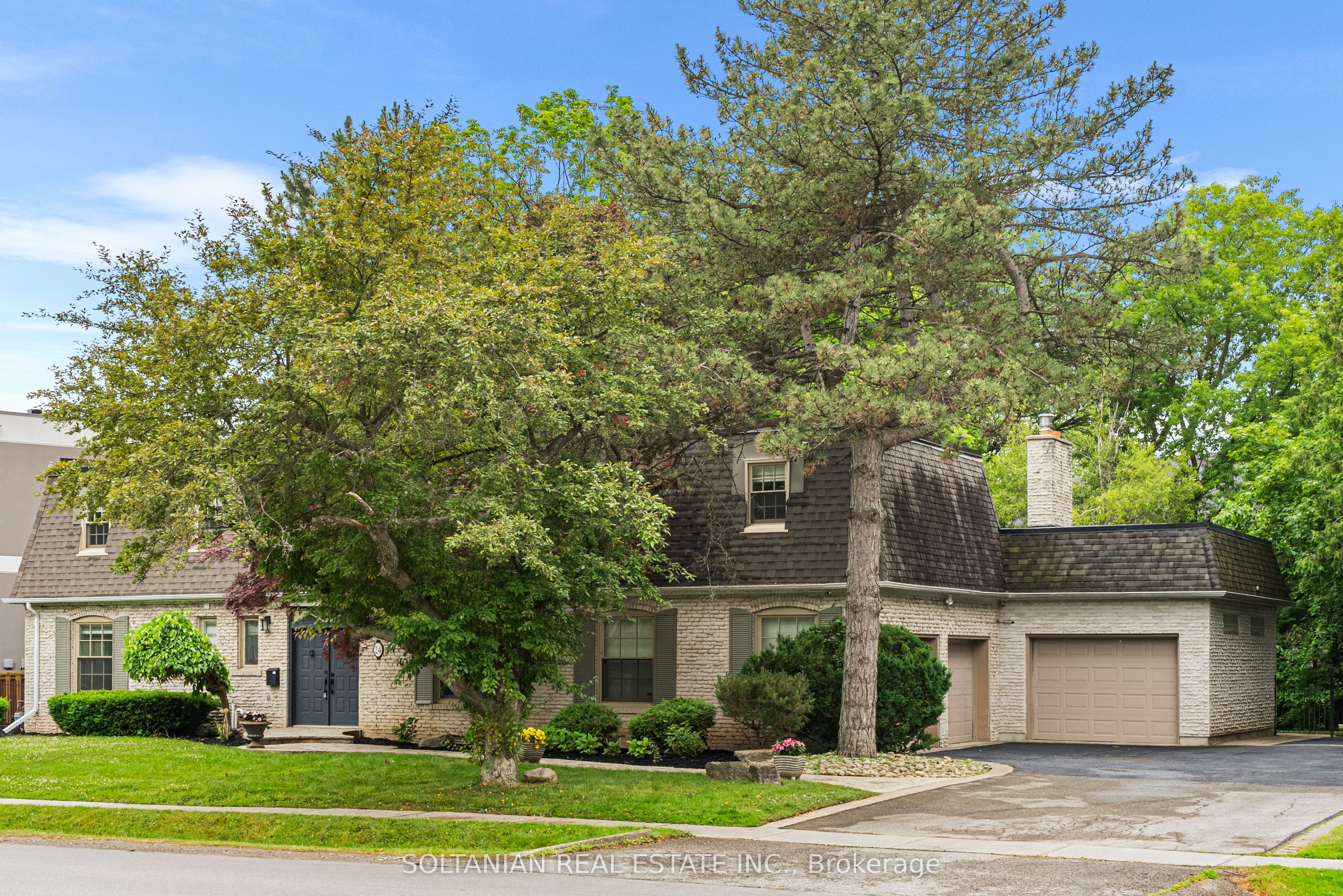 24 Laureleaf Road