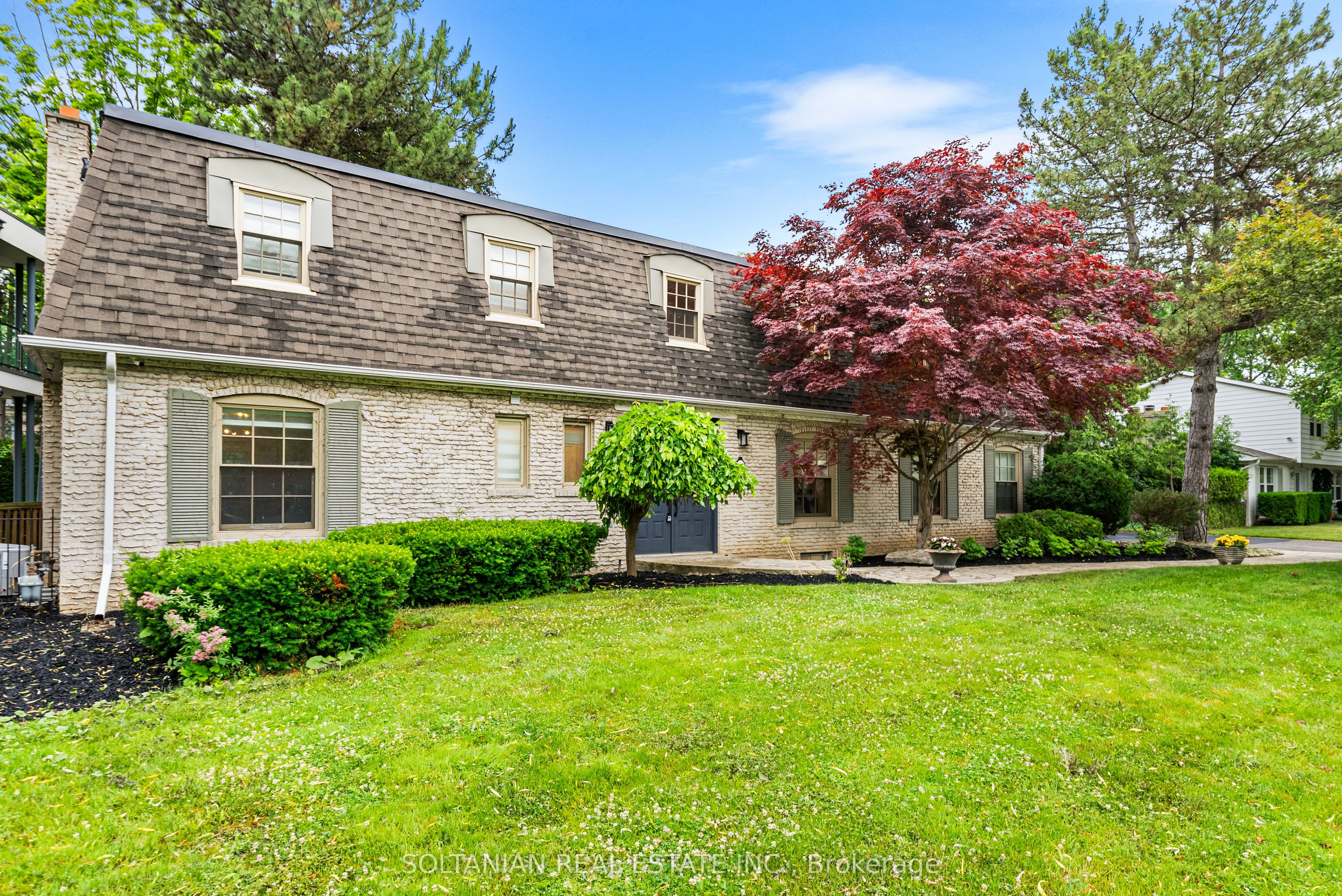 24 Laureleaf Road