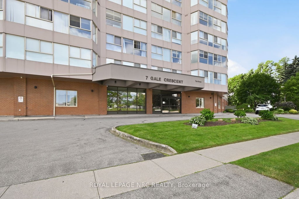 Photo of 7 Gale Crescent N #1106, St. Catharines, ON L2R 7M8 (MLS # X13471426)
