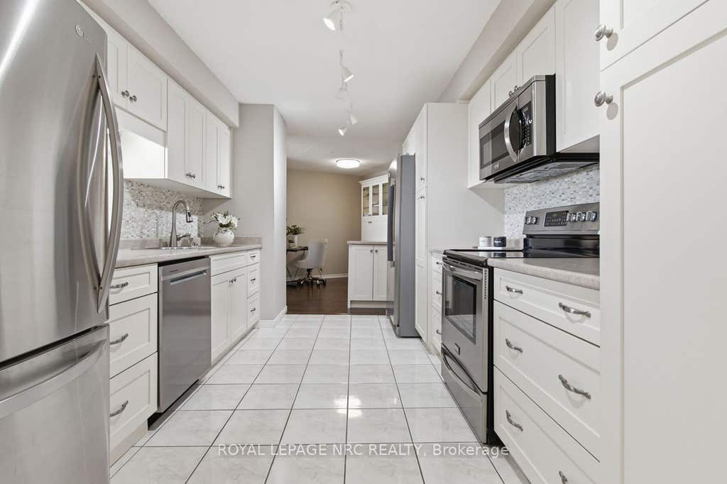 Photo of 7 Gale Crescent N #1106, St. Catharines, ON L2R 7M8 (MLS # X13471426)