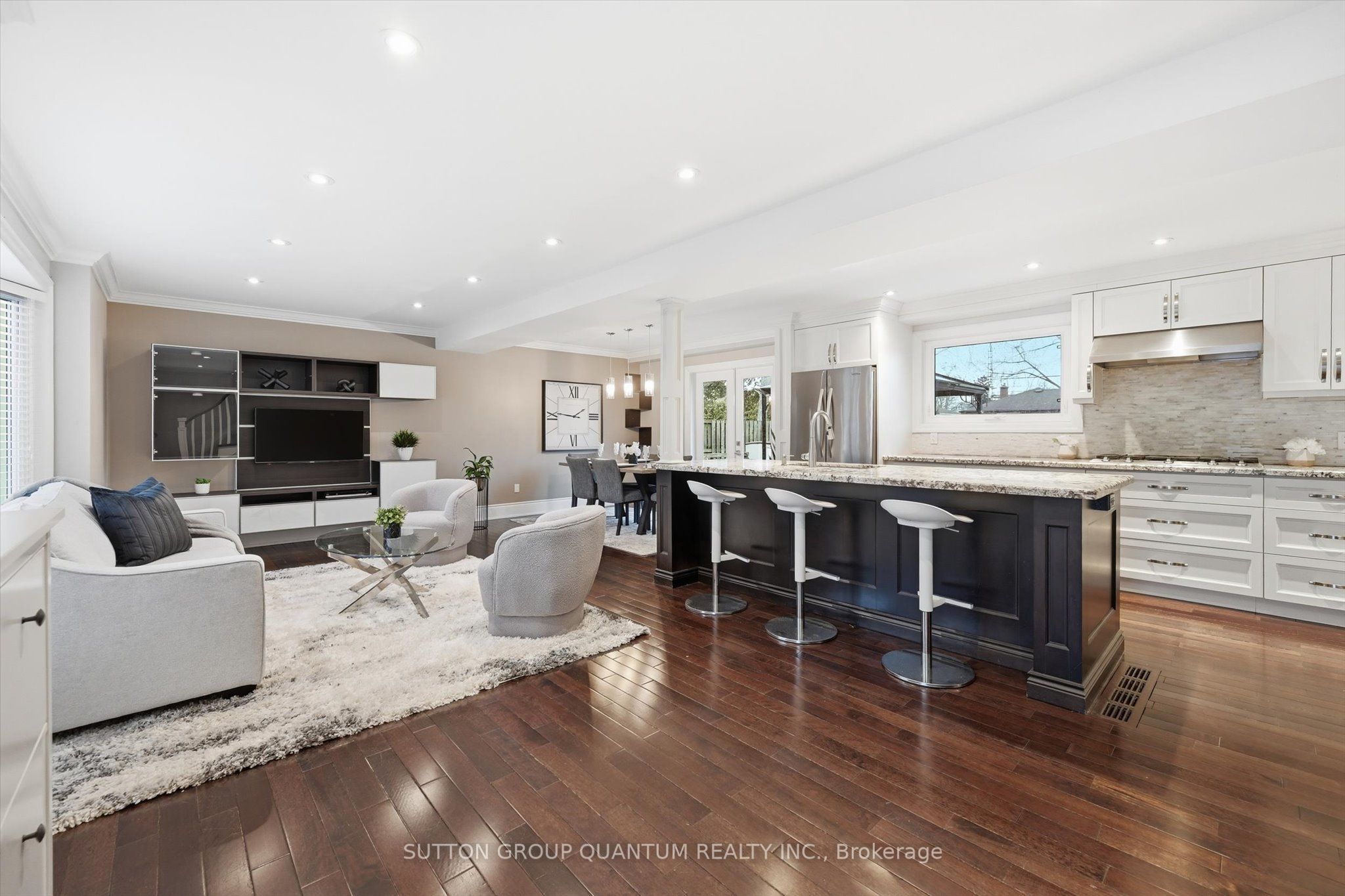 383 Cosburn Crescent