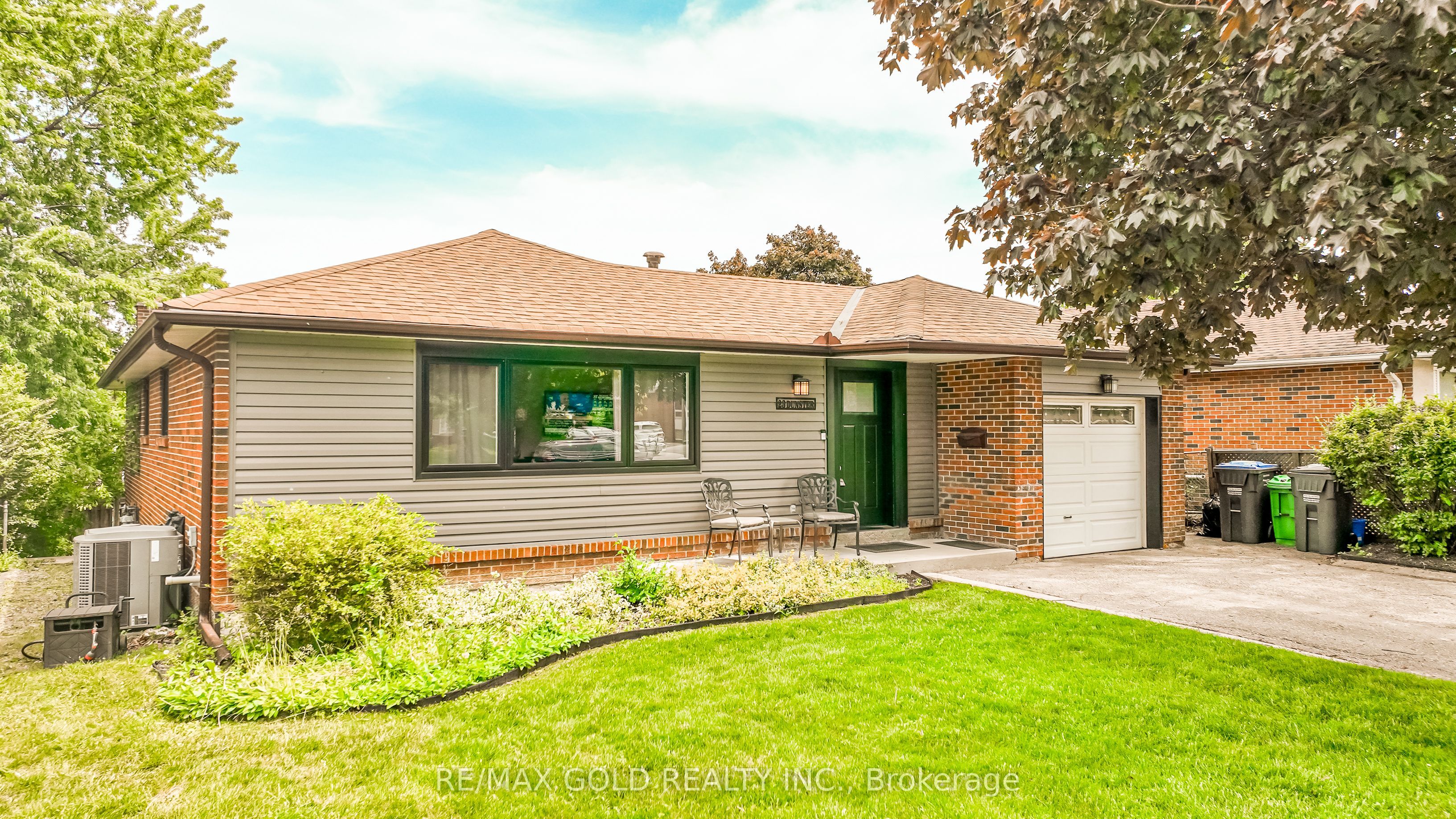 23 Dunster Crescent