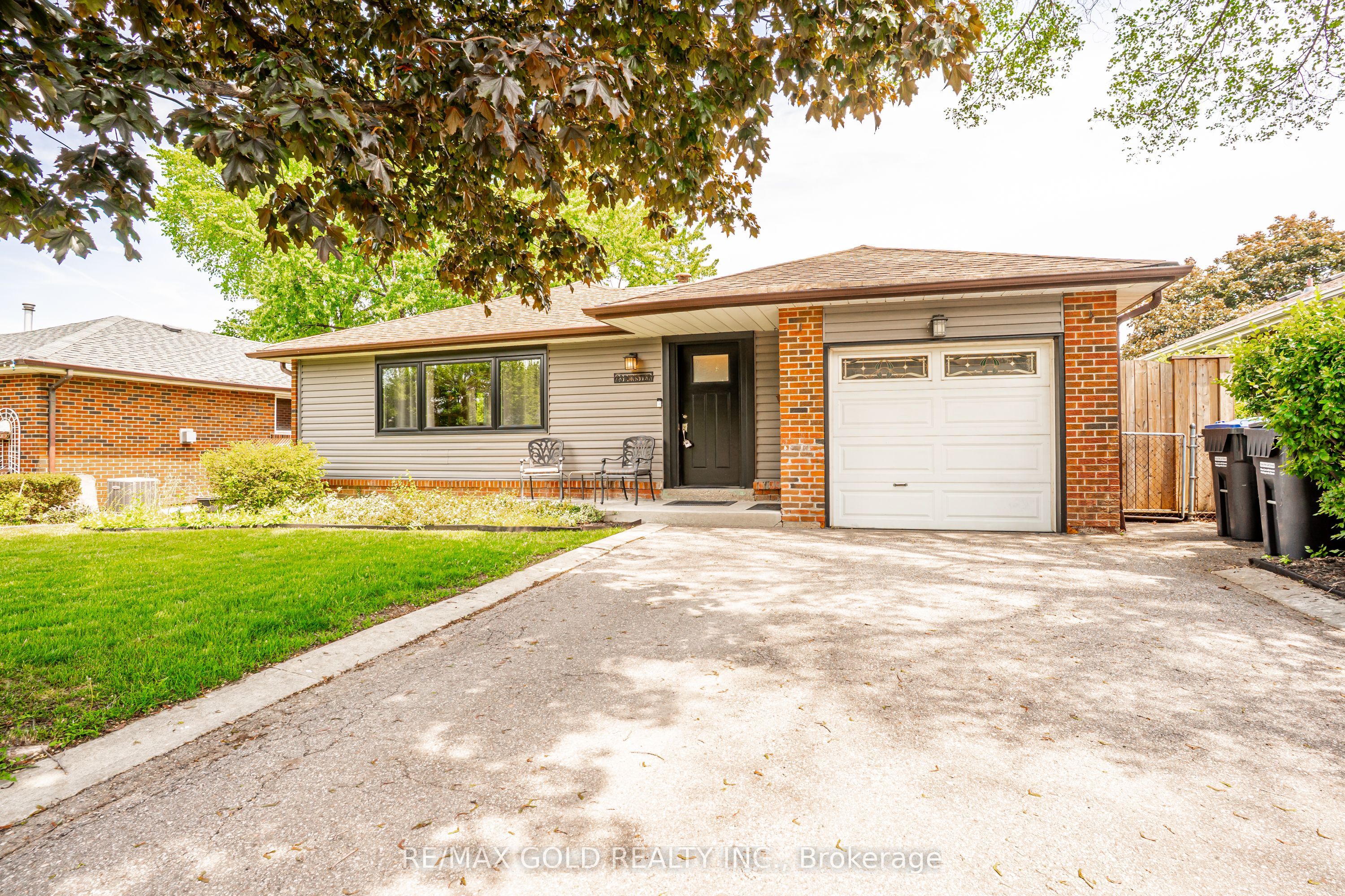 23 Dunster Crescent