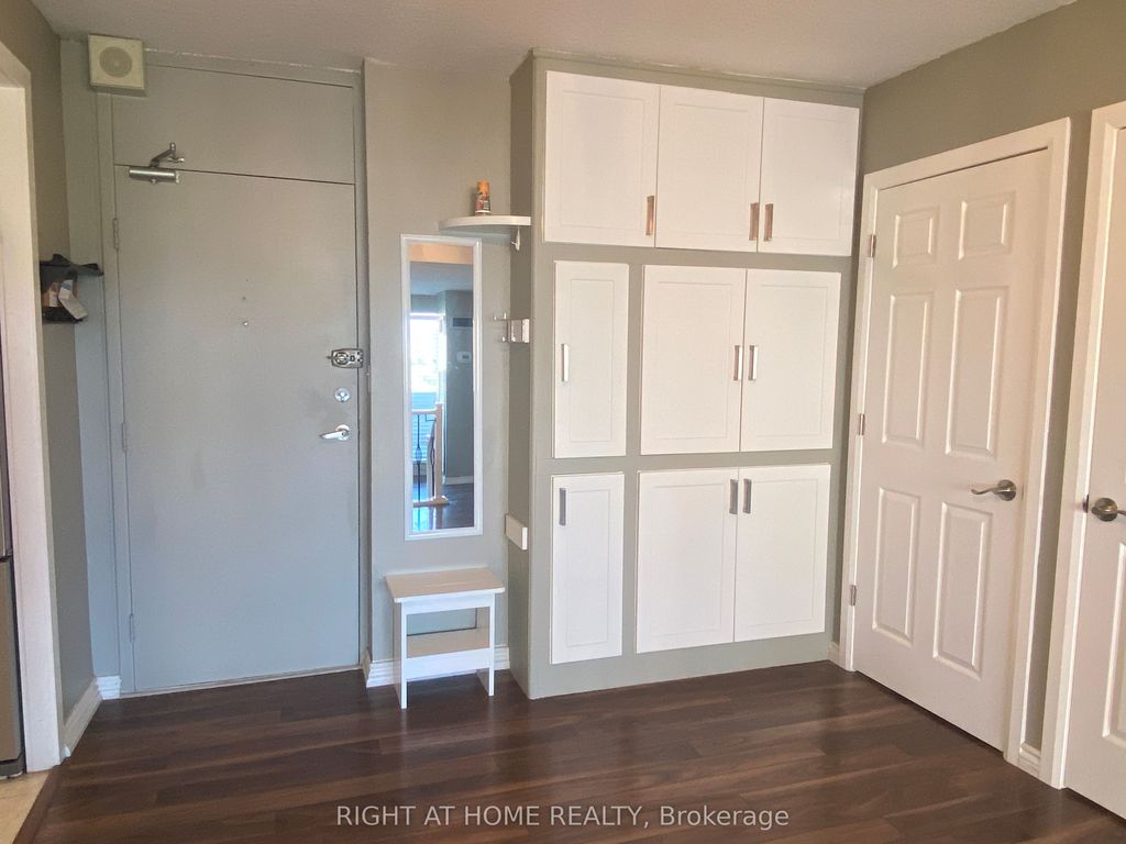 Photo of 240 Scarlett Road #1304, Toronto, ON M6N 4X4 (MLS # W12377027)