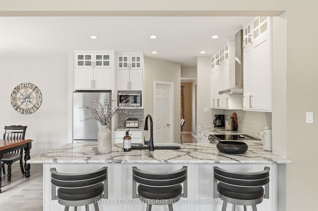 Photo of 578 Devonwood Circle, Blossom Park - Airport and Area, ON K1T 4E6 (MLS # X13156776)