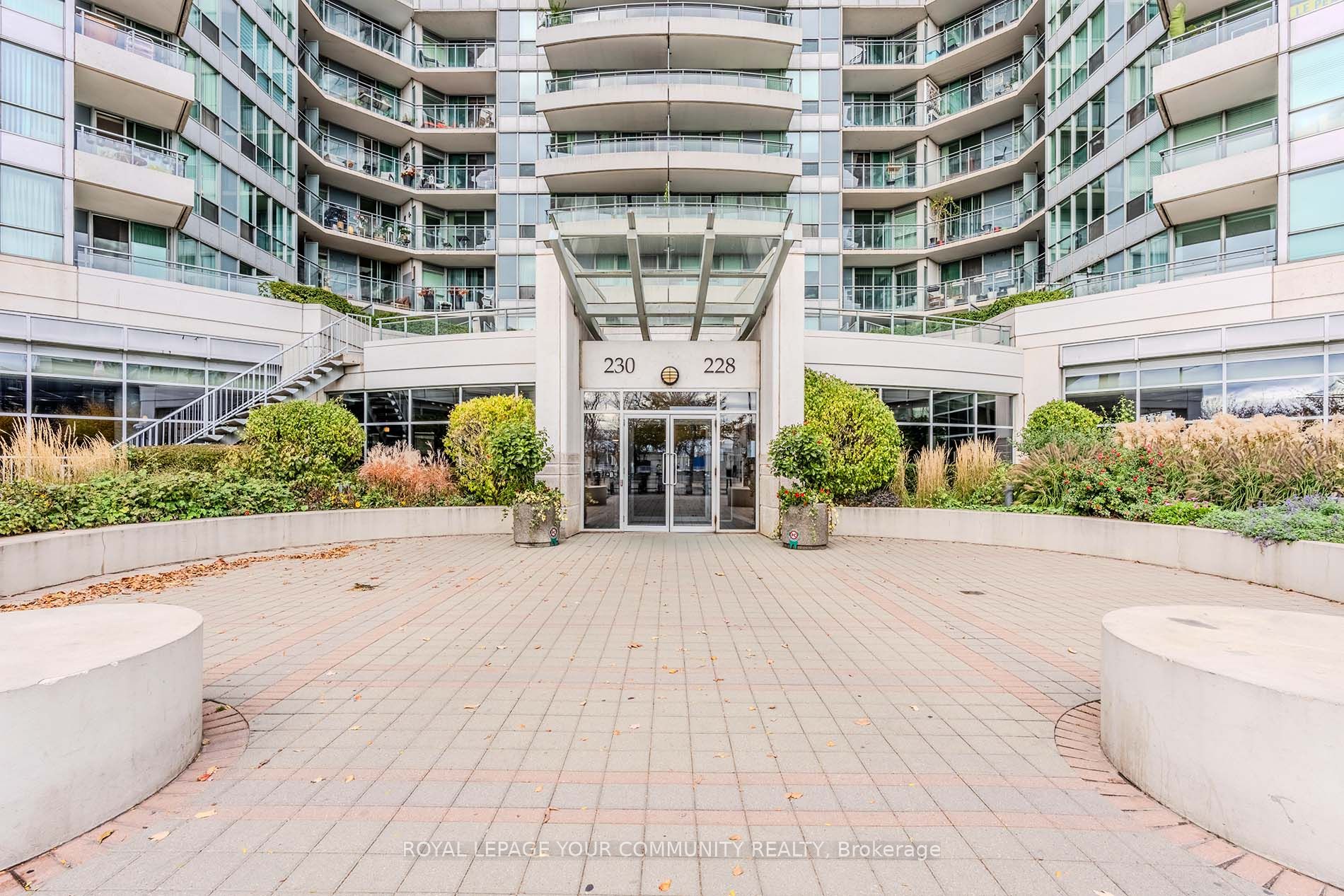 228 Queens Quay W 205
