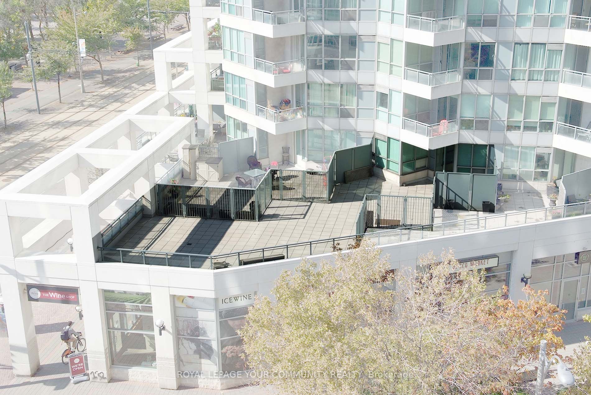 228 Queens Quay W 205