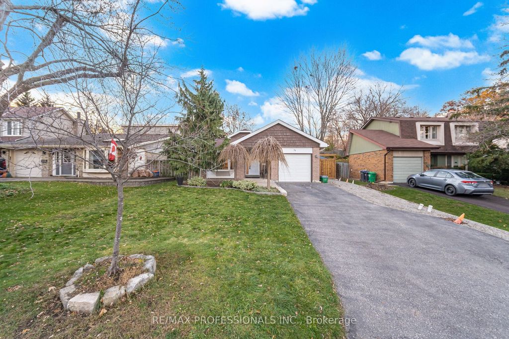 Photo of 34 Lorraine Crescent, Brampton, ON L6S 2R7 (MLS # W12556024)