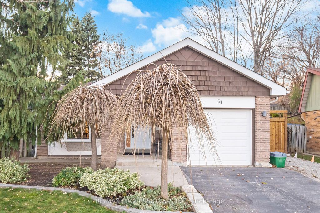 Photo of 34 Lorraine Crescent, Brampton, ON L6S 2R7 (MLS # W12556024)