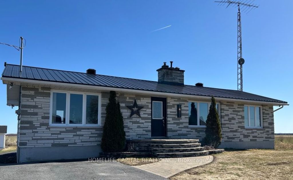 Photo of 1091 County Rd 15 Road, Alfred and Plantagenet, ON K0B 1A0 (MLS # X13140236)