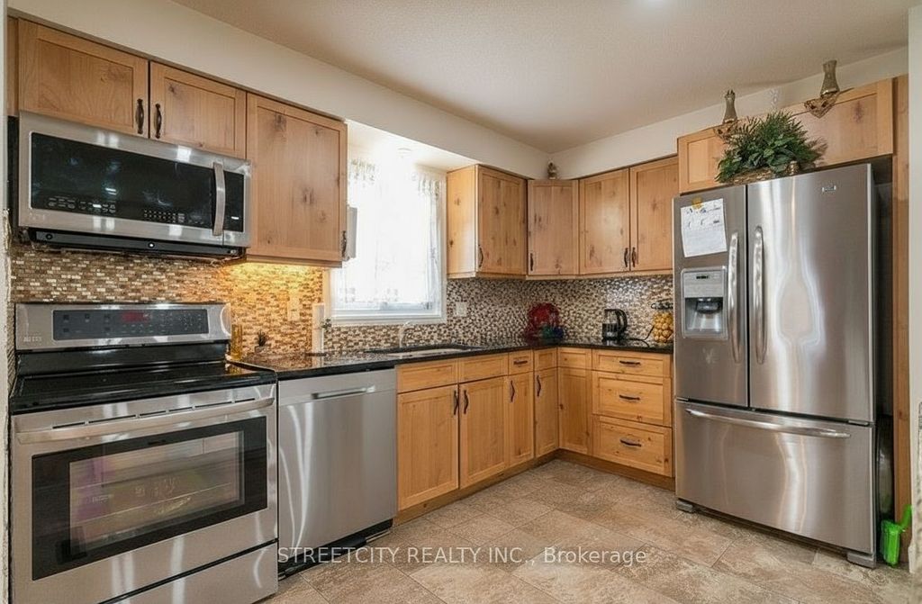 Photo of 43 Renny Crescent, London South, ON N6E 2C4 (MLS # X12655176)