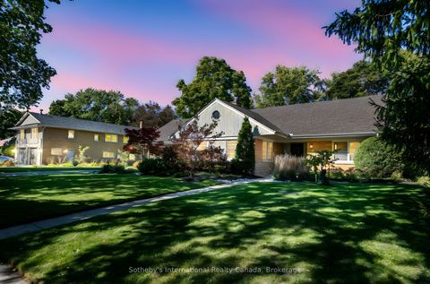 Photo of 284 Union Boulevard, Kitchener, ON N2M 2T1 (MLS # X12471039)