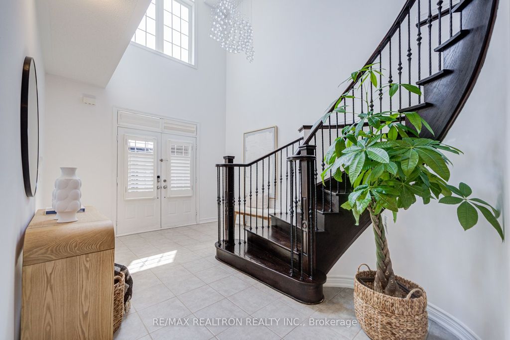 Photo of 361 Lauderdale Drive, Vaughan, ON L6A 4K9 (MLS # N13147448)