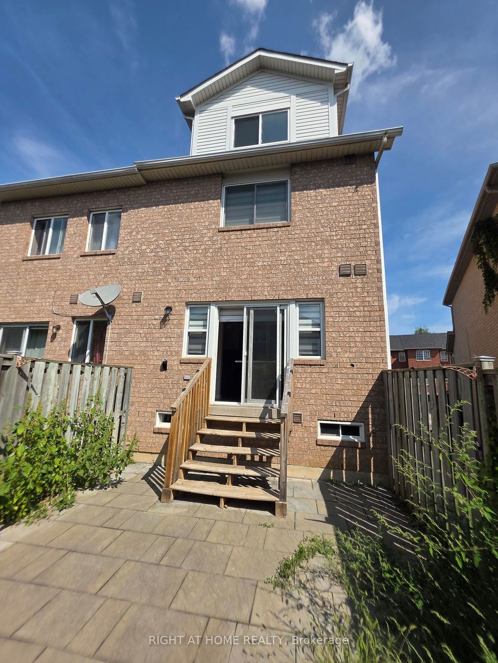 Photo of 98 Spadina Road, Brampton, ON L6X 4X6 (MLS # W12941394)