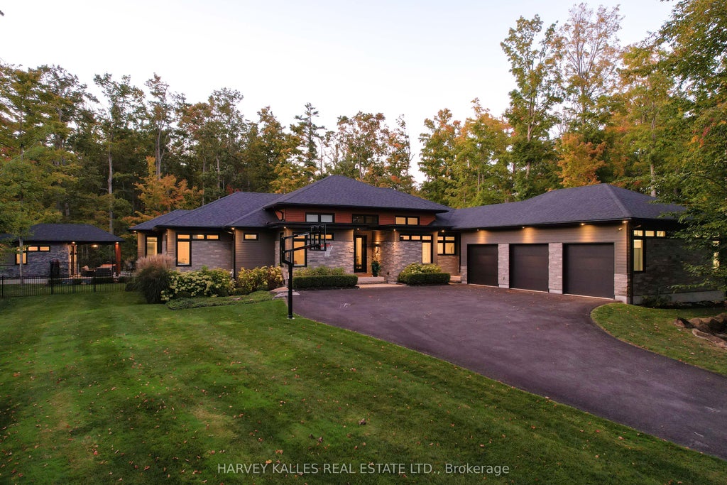 Photo of 42 Windfield Drive W, Oro-Medonte, ON L0L 2L0 (MLS # S13767720)